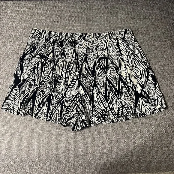 Shorts - Picture 2 of 2